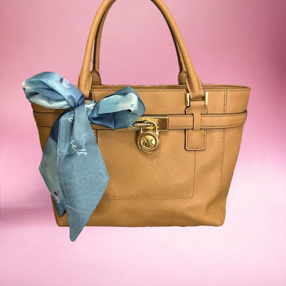 MICHAEL Michael Kors Handbags - EUC MICHAEL Michael Kors Hamilton Traveler Tote